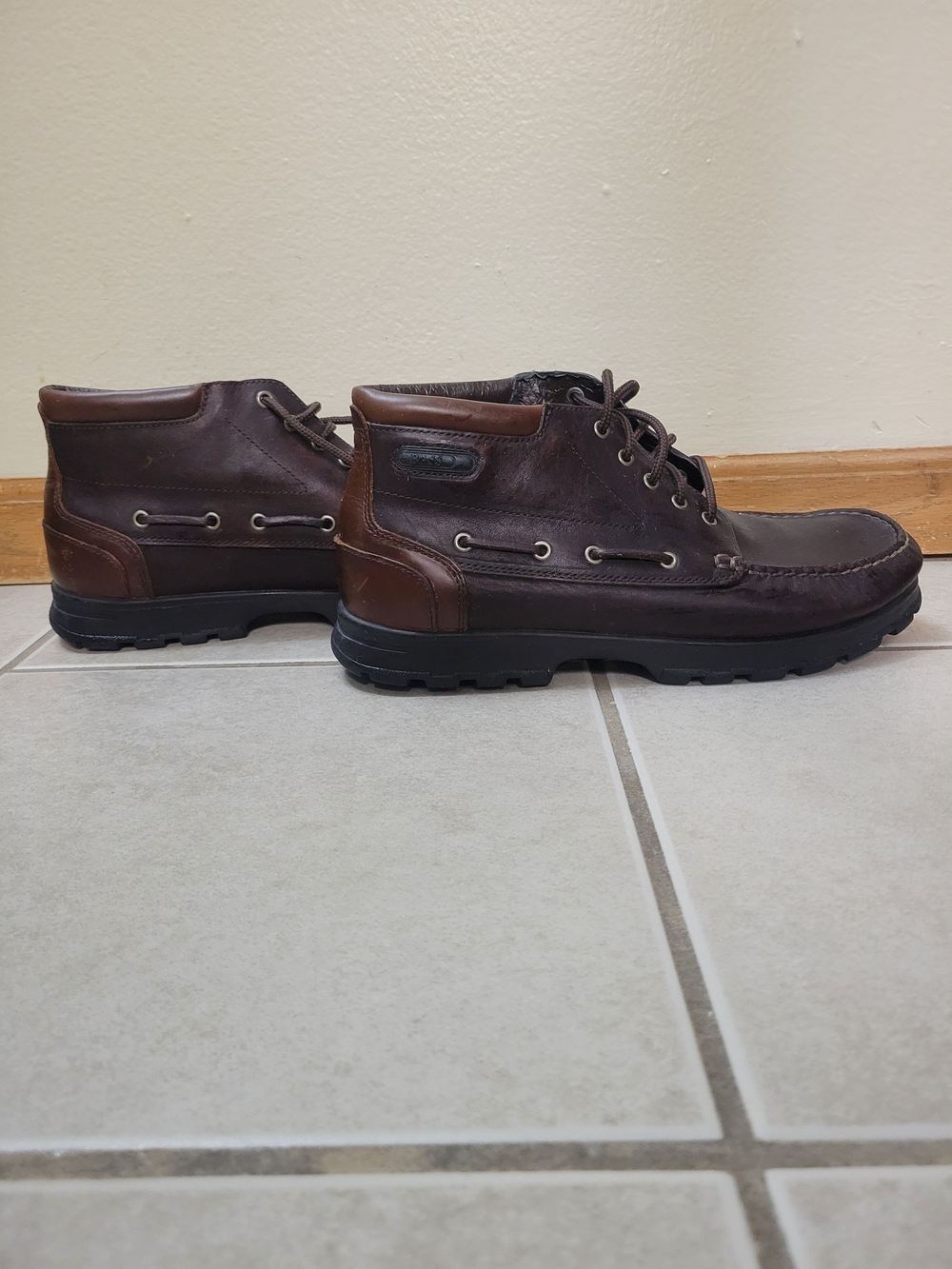 Bass Men's Dark Brown Leather Boat Shoes with Tan Accents